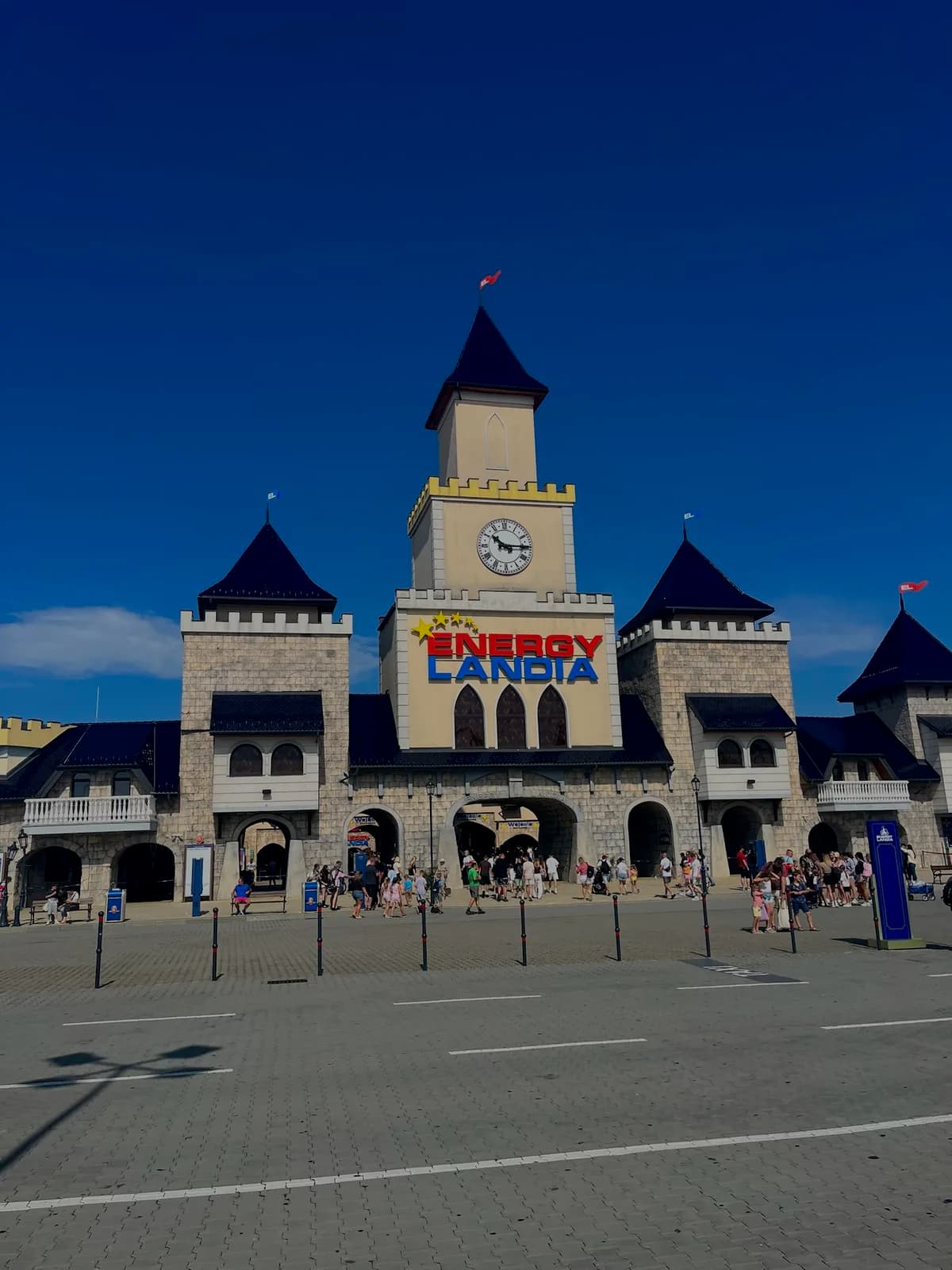 Atmosfera da parco divertimenti a Energylandia, in Polonia