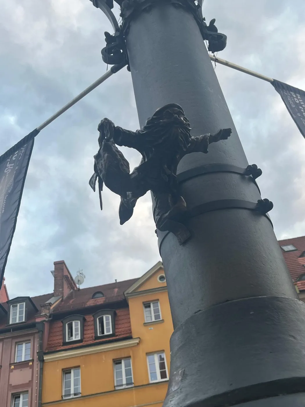 Sculpture de nain dans le centre de Wrocław