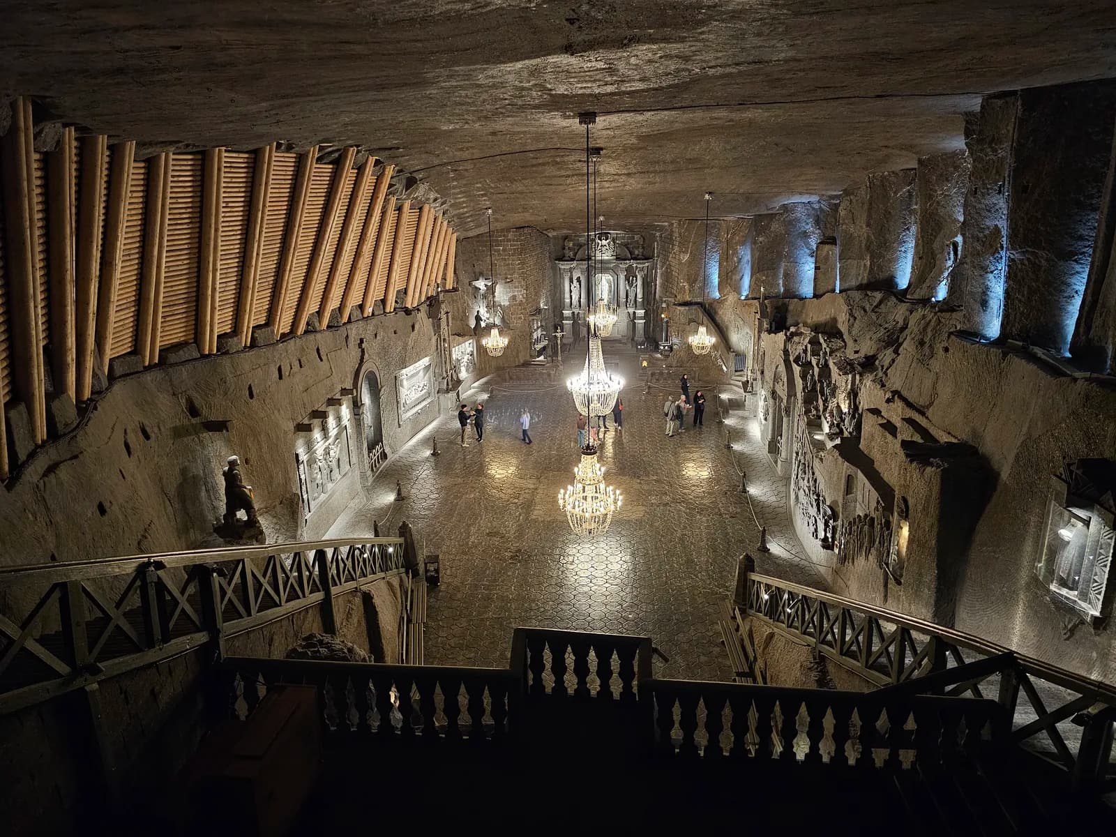 Die Kinga-Kapelle, vollständig aus Salz gehauen, Bergwerk Wieliczka