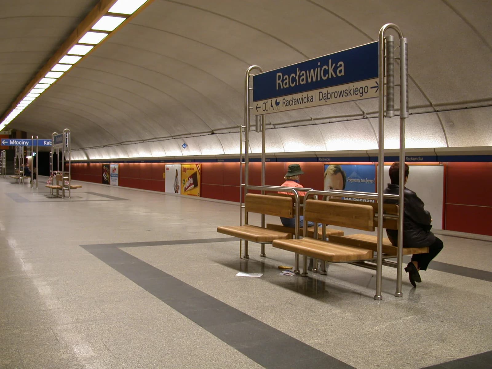 Un quai du métro de Varsovie